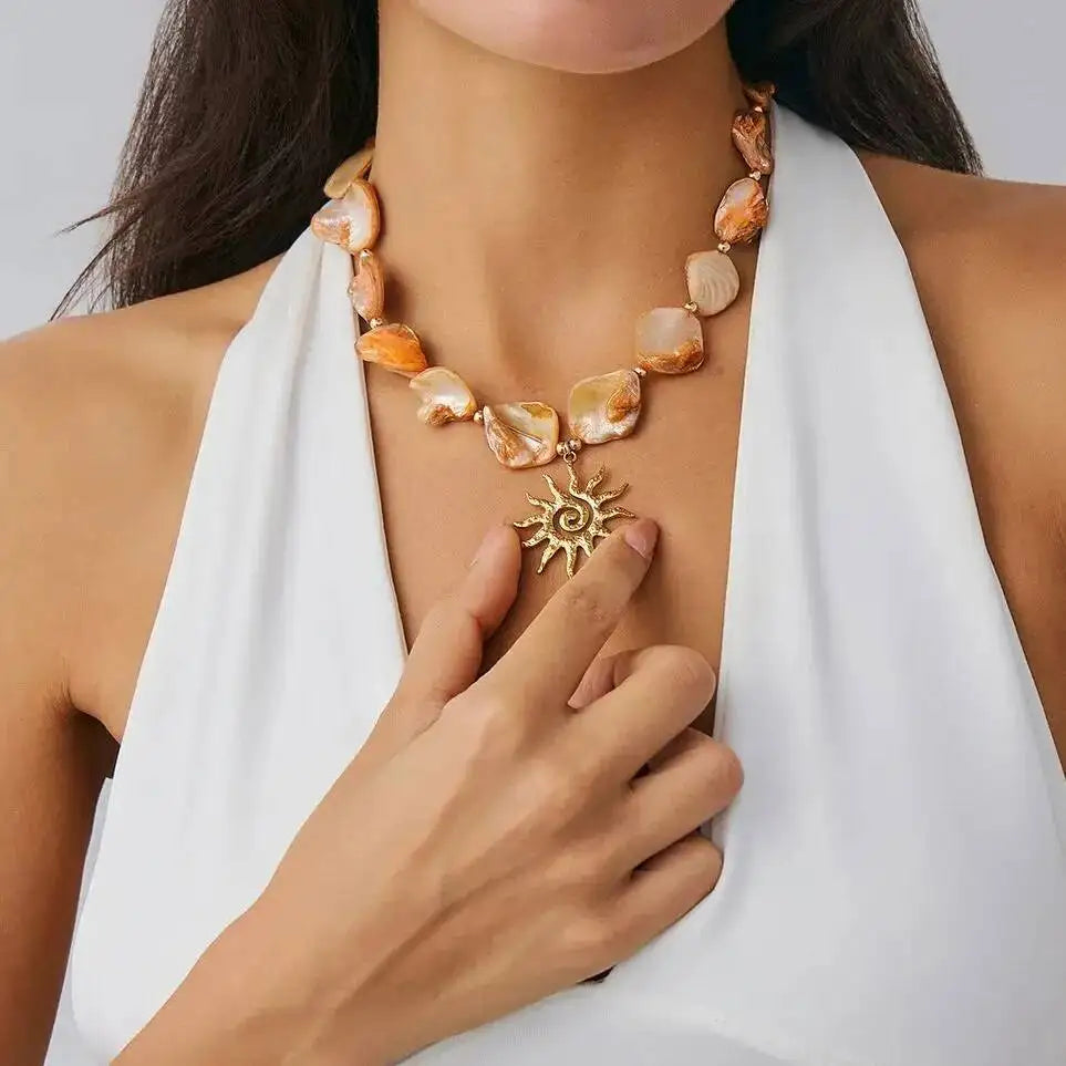 New Boho Irregular Scallop Chain Sun Pendant Necklace for Women Summer Beach Vacation Y2K Clavicle Jewelry Gifts