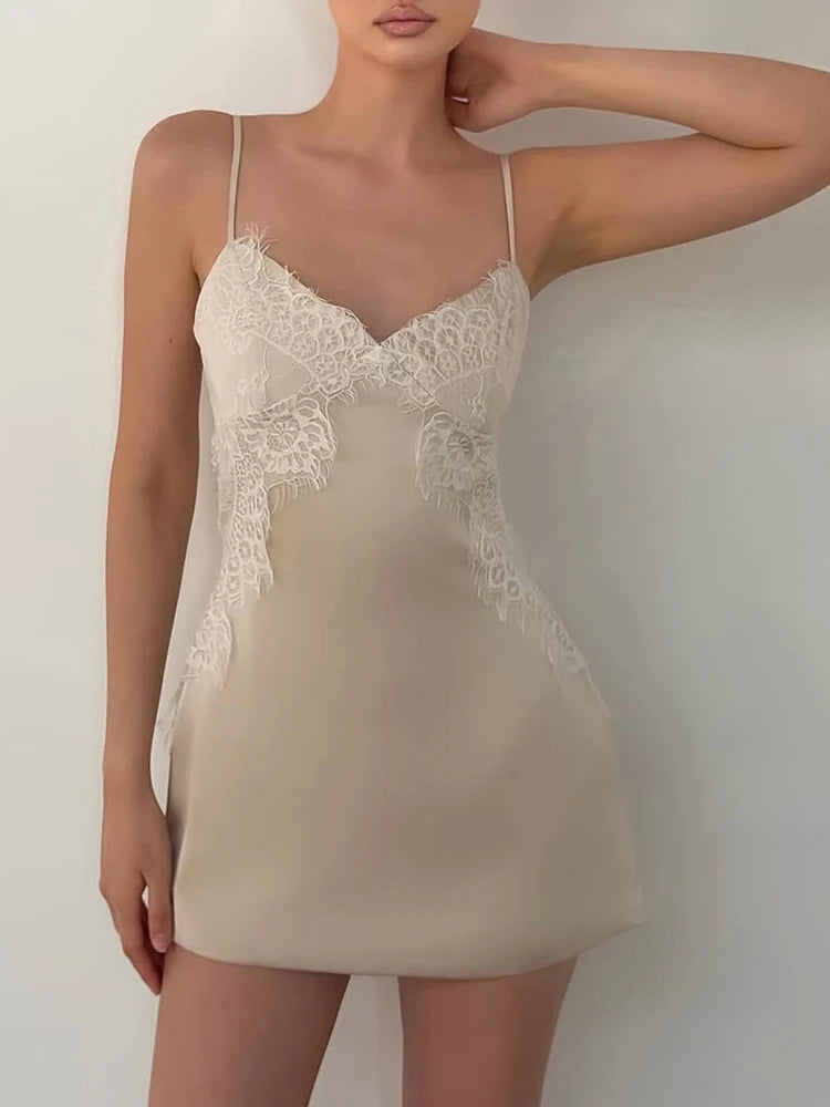 Patchwork Lace Dress Women Low-Neck Sleeveless Skinny Sweet Summer Party Fashion Classic Midnight Chic Mini Bodycon