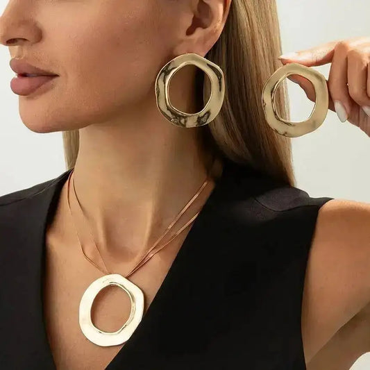Vintage Geometric Round Circle Pendant Choker Necklace Stud Earrings for Women 2026 New Trend Charm Party Jewelry Set