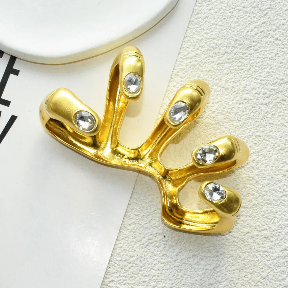 1PC Fashion Show Exaggerated Metal Gold-Plated Big Hand Ring For Women - Elegant Statement Ring Accessory