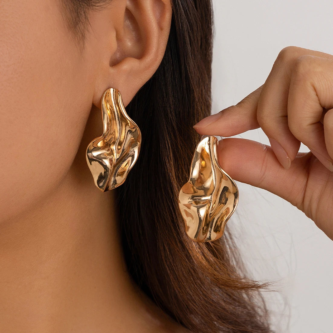 Punk Unique Metal Irregular Metal Stud Earrings for Women Trend 2024 Vintage Piercing Earring Jewelry Accessories New