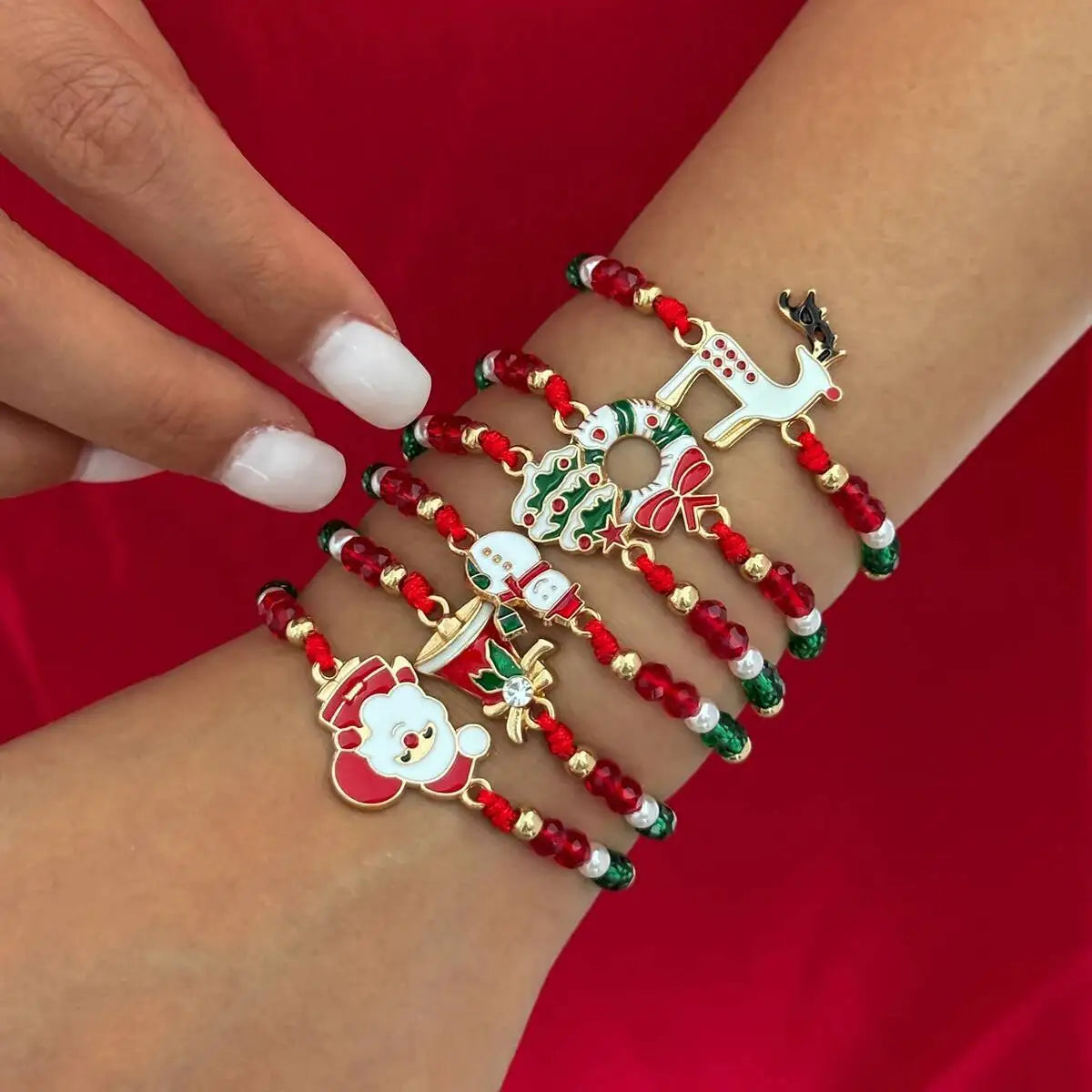 6Pcs/Set Santa Claus Snowflake Christmas Tree Pendant Bracelet Women Cute Adjustable Rope Chain Crystal Beaded Bracelet