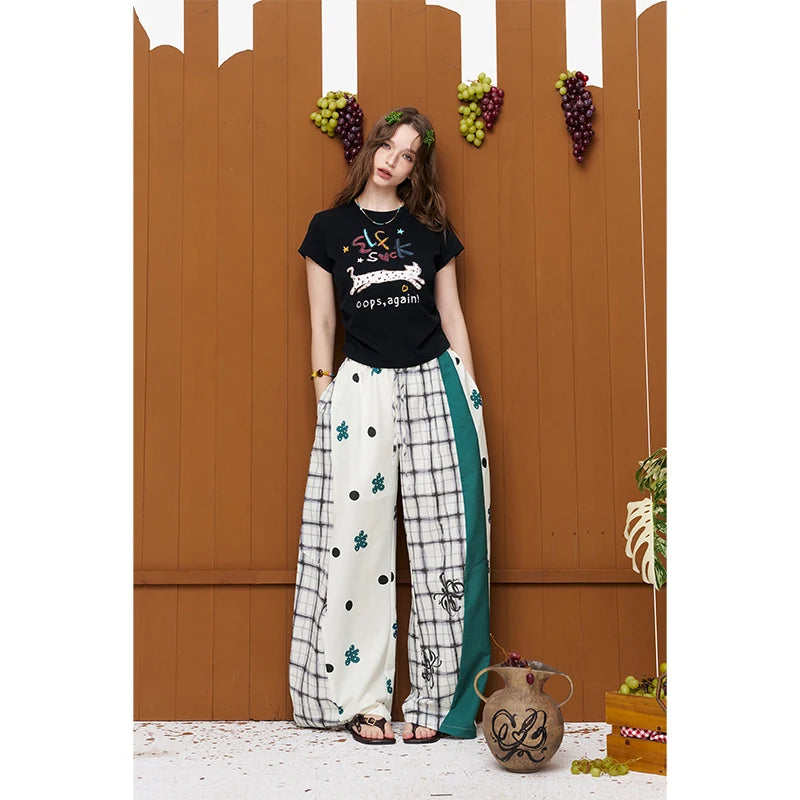 Women's Cute Graphic Tee with Cat Print, Slim Fit Short Sleeve Crew Neck T-Shirt, Casual Retro Top for Streetwear