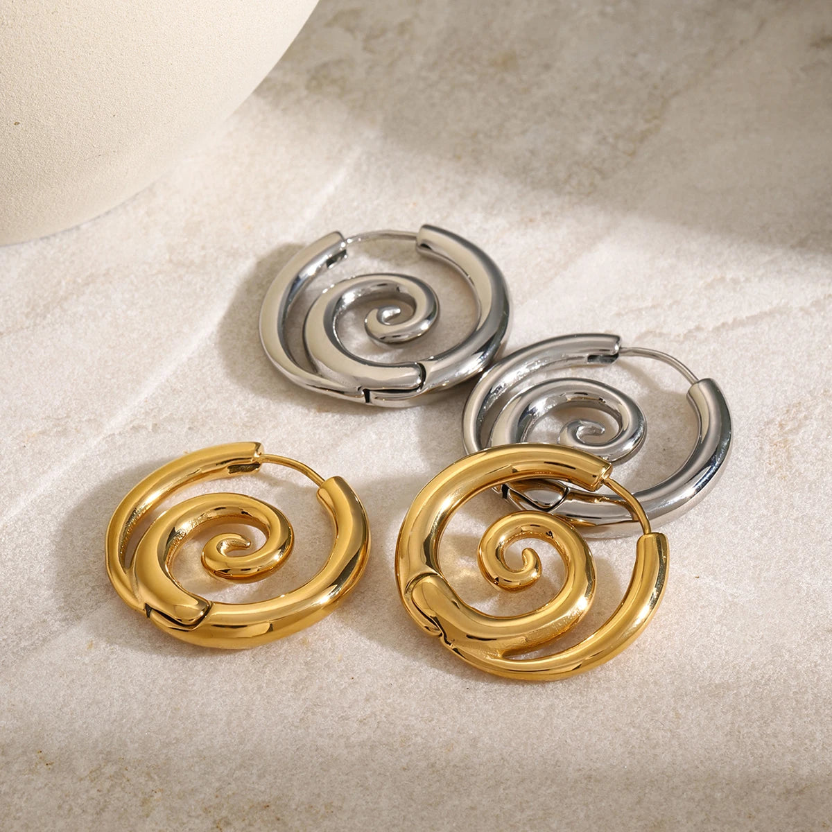 Exquisite Stainless Steel Spiral Hoop Earrings Unusual Anti Allergic Waterproof Metal Gold Color Jewelry Party Gift