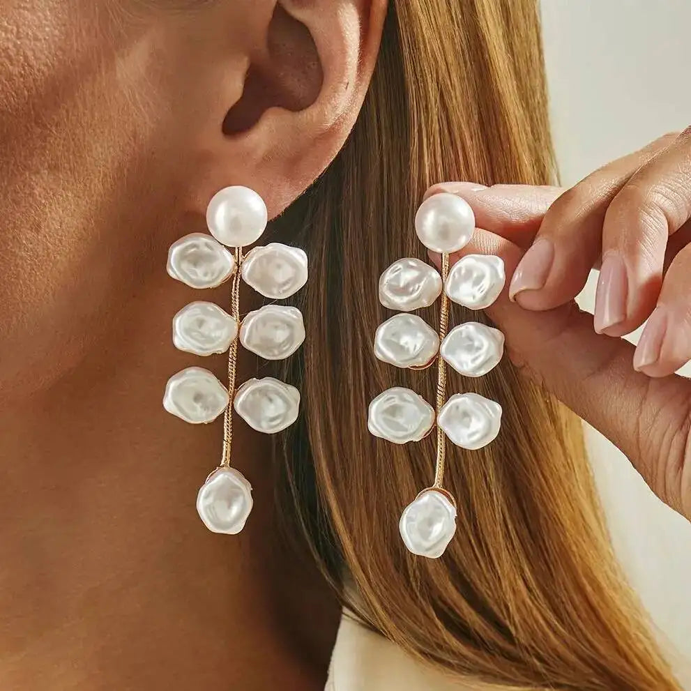 Elegant Creative Irregular Imitation Pearl Drop Earrings for Women Fashion Romantic Wedding Banquet Jewelry Accessory Gift