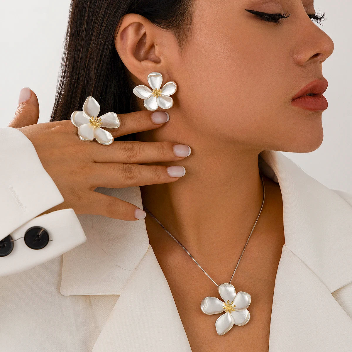 Goth Petal Flower Pendant Thin Chain Necklace Stud Earrings Rings for Women Wed Bridal Jewelry Set Engagement Gift New