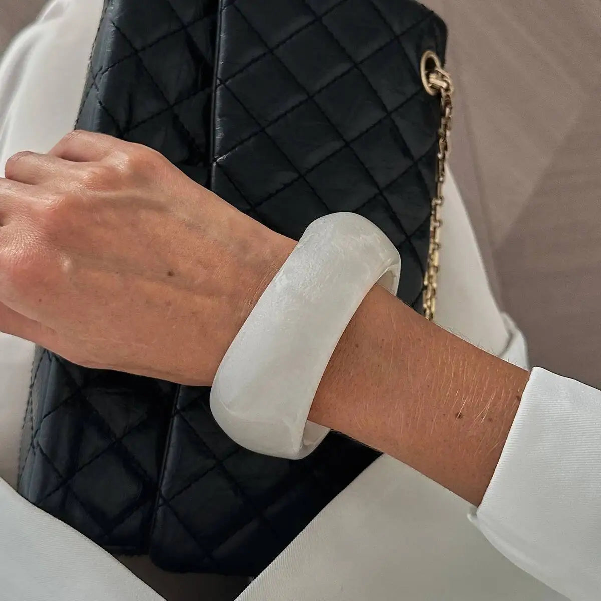 Vintage Irregular Resin Acrylic Wide Geometric Bangle Bracelet for Women Fashionable Stackable Chunky Party Jewelry Accessory