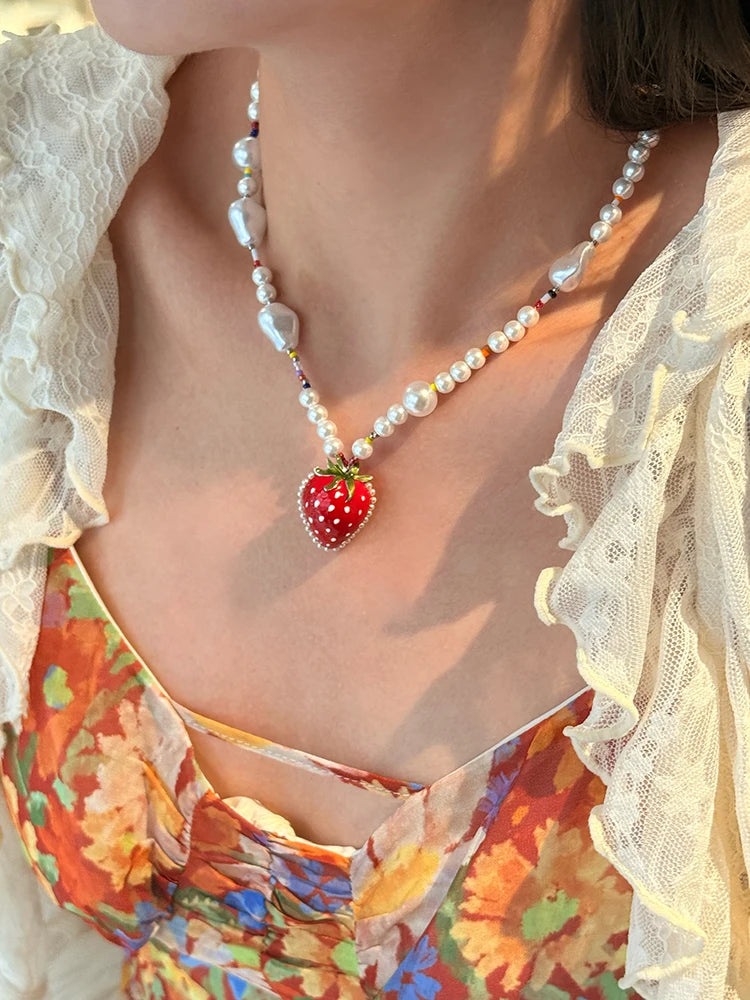 Women's Strawberry Pendant Pearl Necklace, Colorful Beaded Baroque Pearl Choker, Cute Y2K Style Collarbone Jewelry