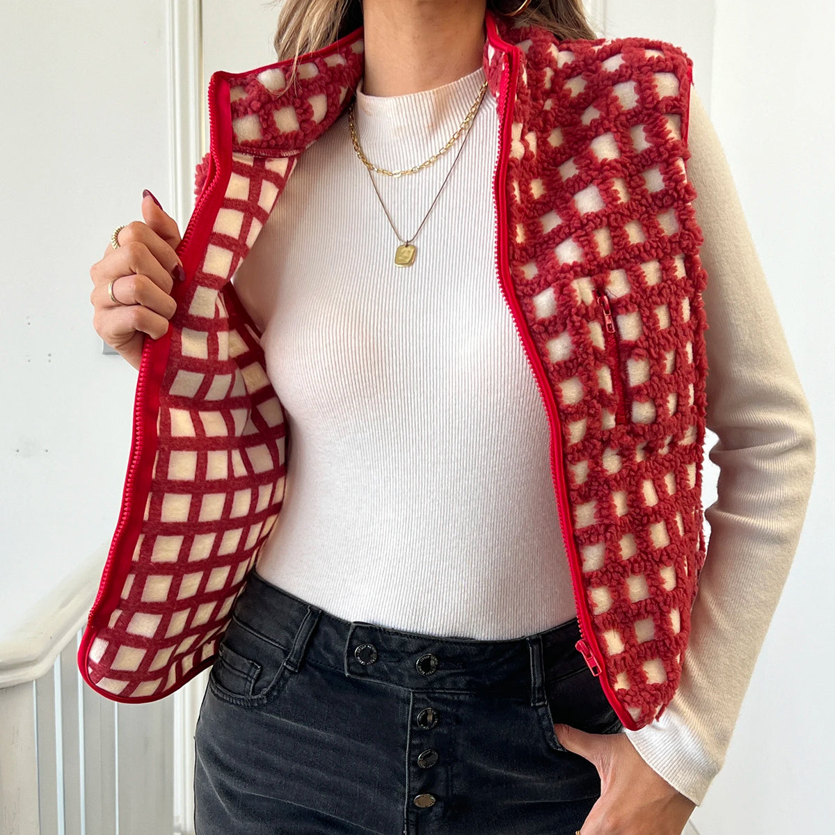 Womens Sherpa Fleece Vest Checkered Sleeveless Zip Up Warm Cardigan Polar Fleece Vest Jacket with Chest Pocket