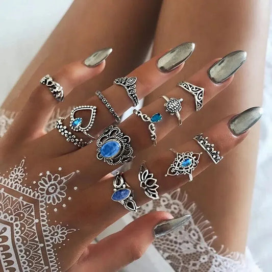 13Pcs/Set Vintage Carved Hollow Flower Crown Love Rings for Women Trendy Retro Exquisite Fringer Rings Party Jewelry Gift