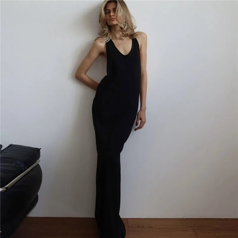 Women Halter Neck Backless Maxi Dress Side Cutout Sleeveless Bodycon Long Dress Metal Buckle Detail Evening Party Gown