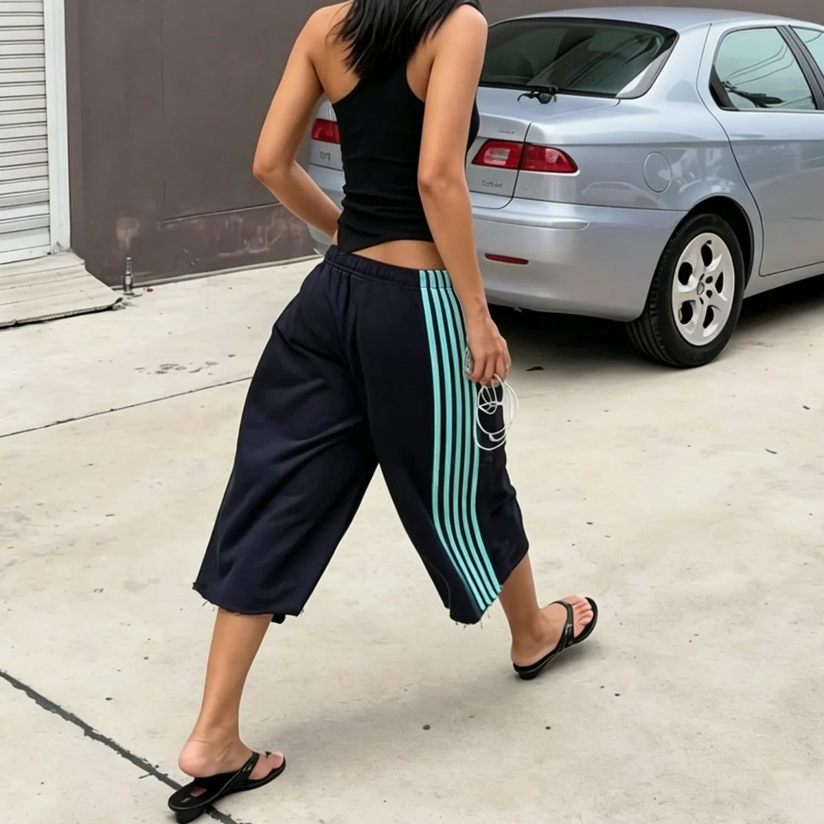 Women Side Striped Wide Leg Capri Pants Elastic Waist Raw Hem Loose Baggy Cropped Sweatpants Casual Jogger Trousers