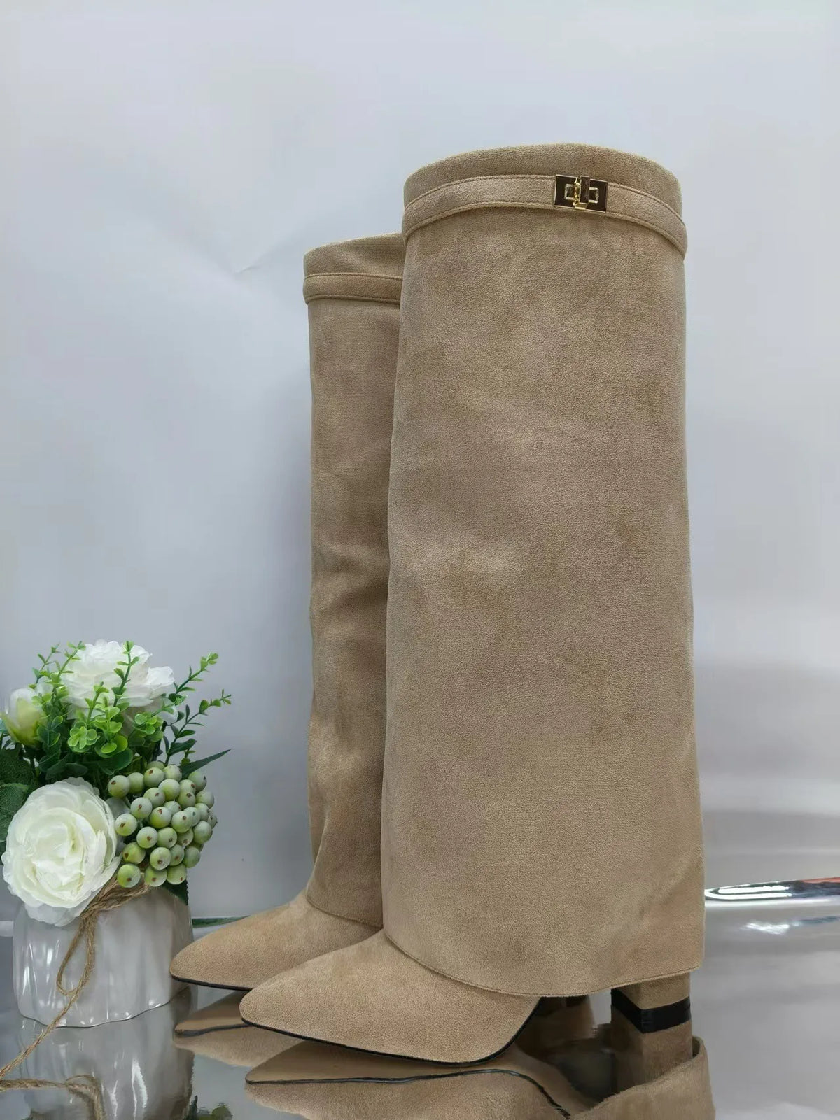 Autumn and Winter New Pointed Metal Buckle Knee High Women's Boots, Thick High-heeled Pants Boots, Fashionable Mid Leg Boots