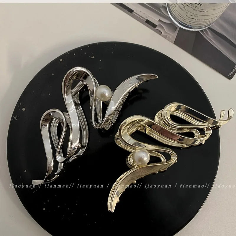 Metal Hair Clip Fashion Barrettes Korean Geometric Black Bow knot Hair Claw for Women Thick Thin Accessories Bath Crab Clamp