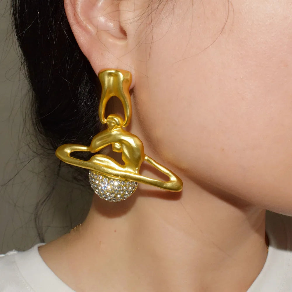 Sparkling Alloy Plated Saturn Planet Dangle Earrings for Women Jewelry Fashion Show Ladys' Statement Earrings Accessory