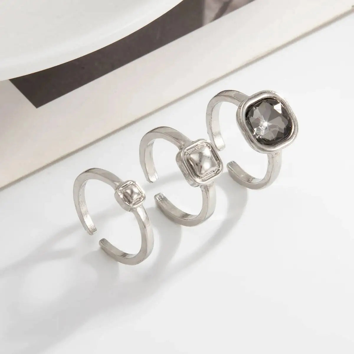 Women's Trendy Minimalist Acrylic Rhinestone Open Rings Geometry Square Adjustable Knuckle Party Jewelry Set