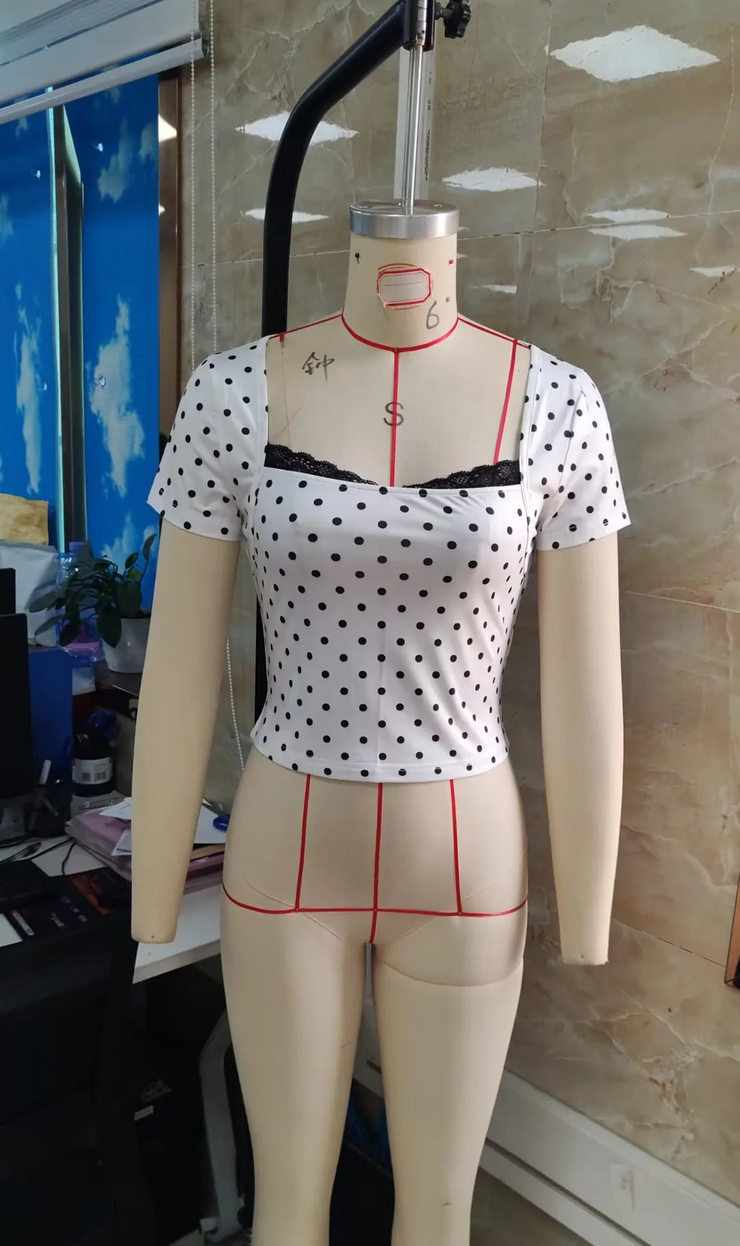 Women's Lace Trim Square Neck Crop Top 2026 Summer Short Sleeve Slim Fit Y2K T Shirt Elegant Casual Blouse