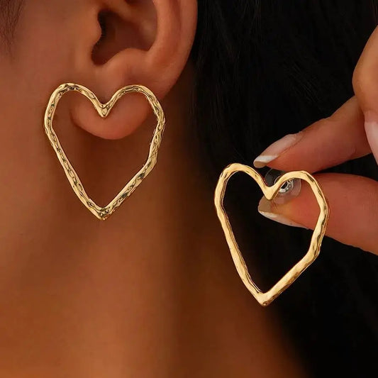 Punk Creative Hollow Out Love Heart Stud Earrings for Women Wed Bridal Lovely Gold Color Piercing Earrings Wed Jewelry