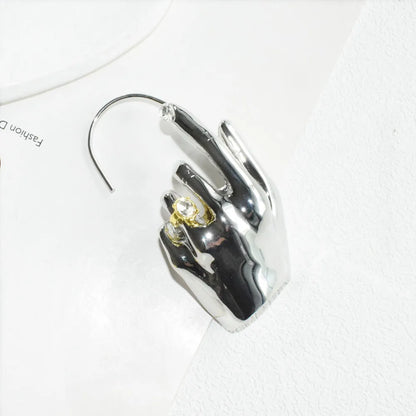 1PC Novelty Design Metal Hand Left Earcuff Dangle Earrings For Women Jewelry Fashion Show Statement Earrings Accessories