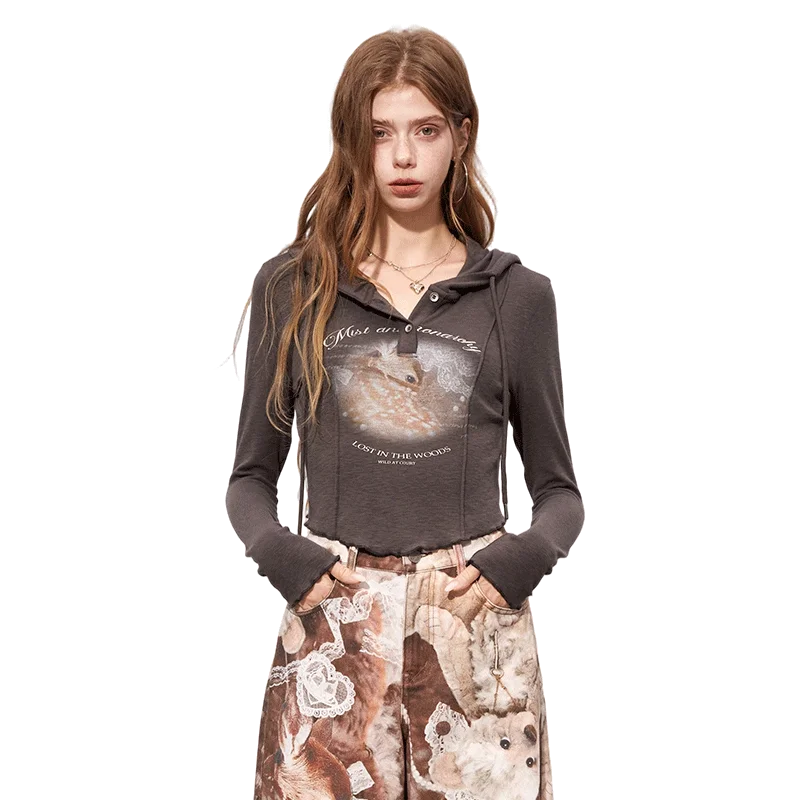 Women's Cropped Hooded Graphic Tee with Deer Print, Long Sleeve Casual Top for Everyday Wear