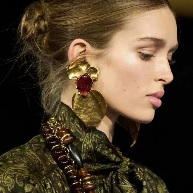 Exaggerated Metal Golden Leaf Dangle Earrings for Women Jewelry Gorgeous Fashion Show Collection Earrings Accessories