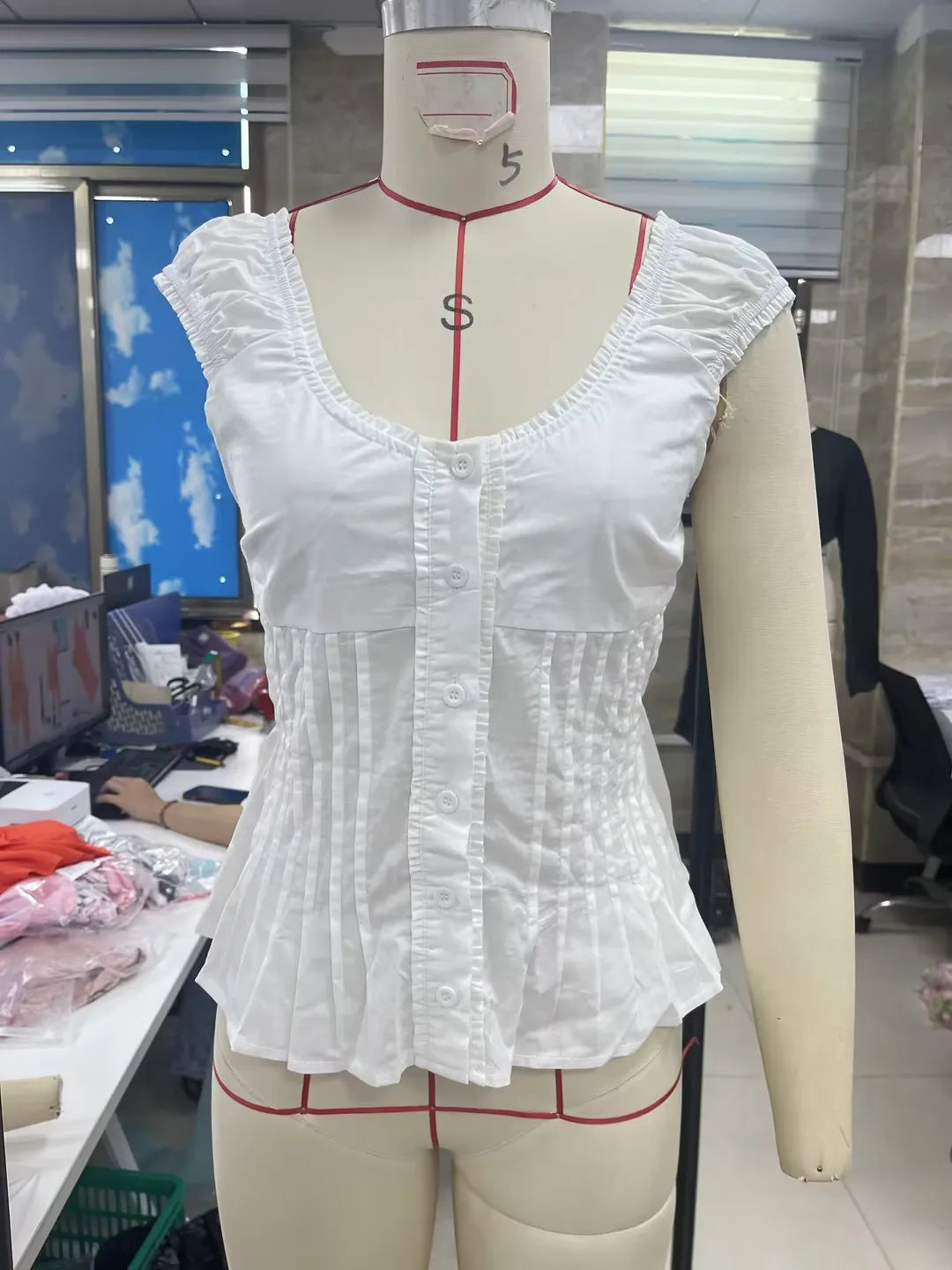 Womens Summer Button Down Blouses Shirt Stylish Vertical Pleats Slim Fit Scoop Neck Cap Sleeve Tops Y2K Fairy Streetwear