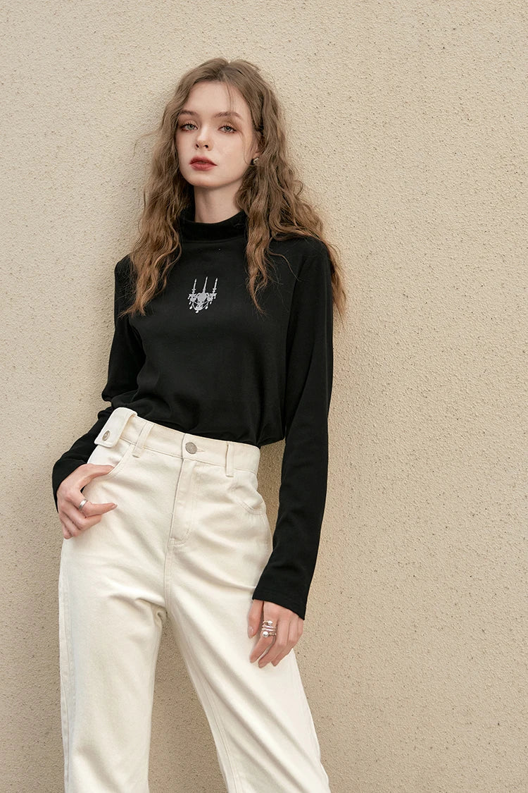 Women's Casual Graphic Long Sleeve Top with Cartoon Print, Cozy White Tee for Everyday Wear