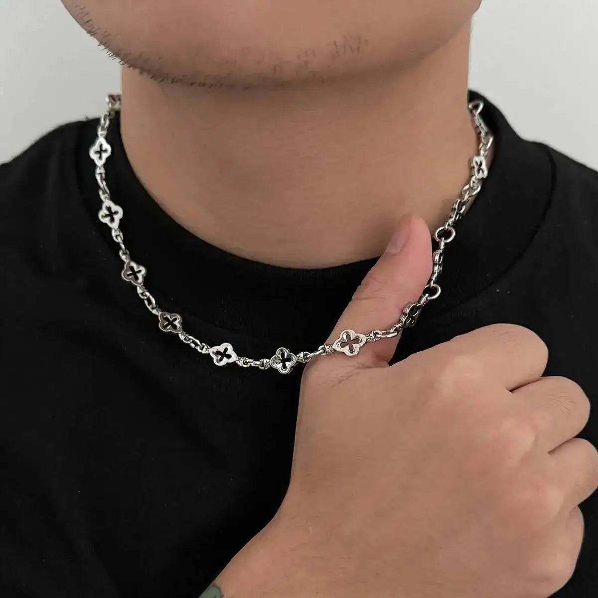 Hip Hop Punk Hollow Four Leaf Clover Necklace Man Trend Clavicle Chain Luxury Unisex Choker Jewelry Kpop Accessories