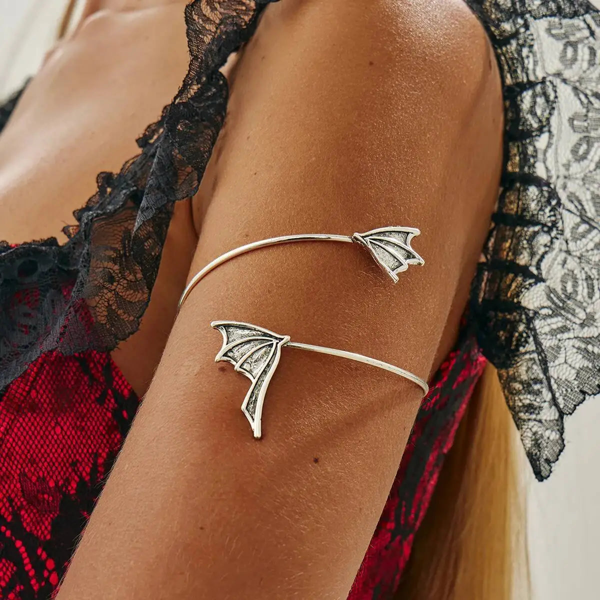 Bat Wings Open Arm Bracelet for Women, Adjustable Goth Charm Bangle, Halloween Party Jewelry, Creative Gift, 2026