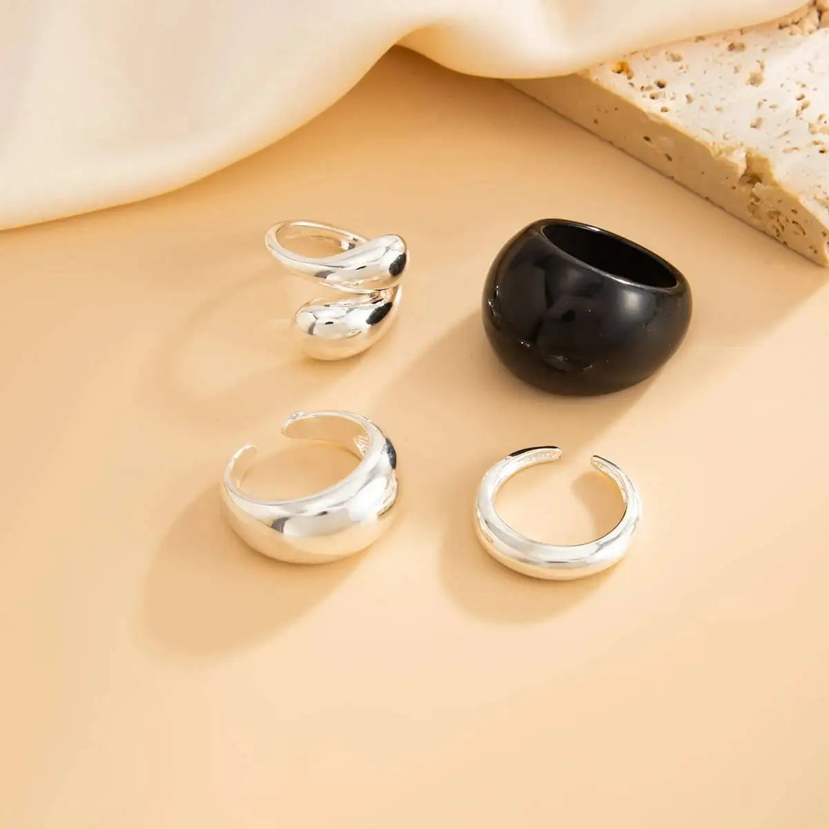 4 Pcs Boho Stackable Resin Metal Open Rings Set for Women Minimalist Chunky Curved Knuckle Ring Party Jewelry Accessories
