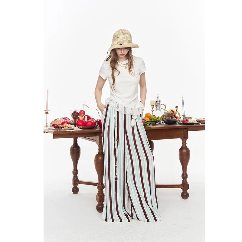 Women's Elegant Slim T-Shirt with Layered Lace Hem, Chic White Ruffle Tee for Daily Wear, Graceful Commute Top