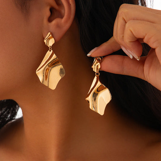 Vintage Irregular Pleated Metal Drop Earring for Women Fashion Statement Goth Gold Color Piercing Earrings Jewelry Gift