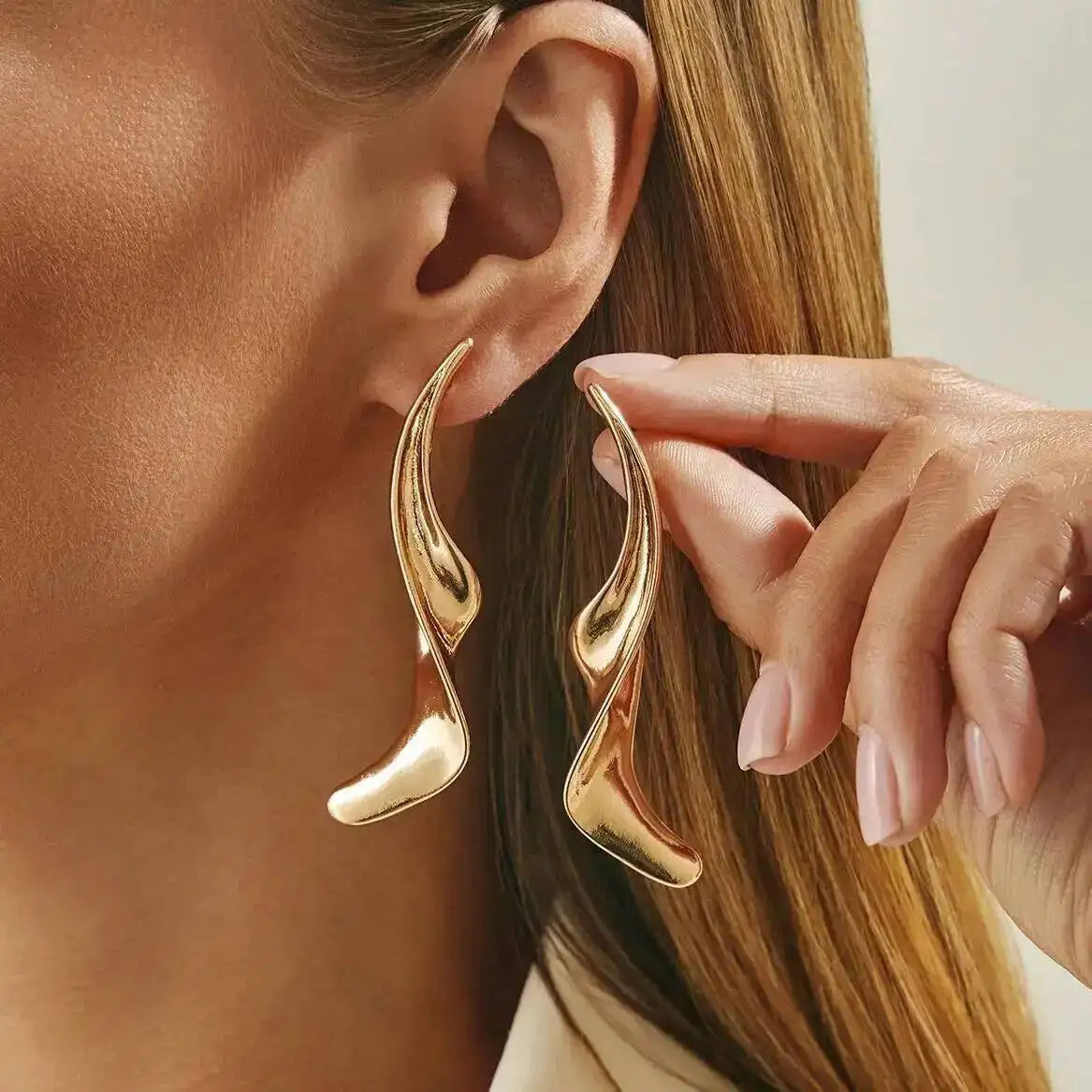 Unique Irregular Twisted Drop Earrings for Women 2026 New Trend Simple Gold Color Piercing Earrings Party Daily Jewelry