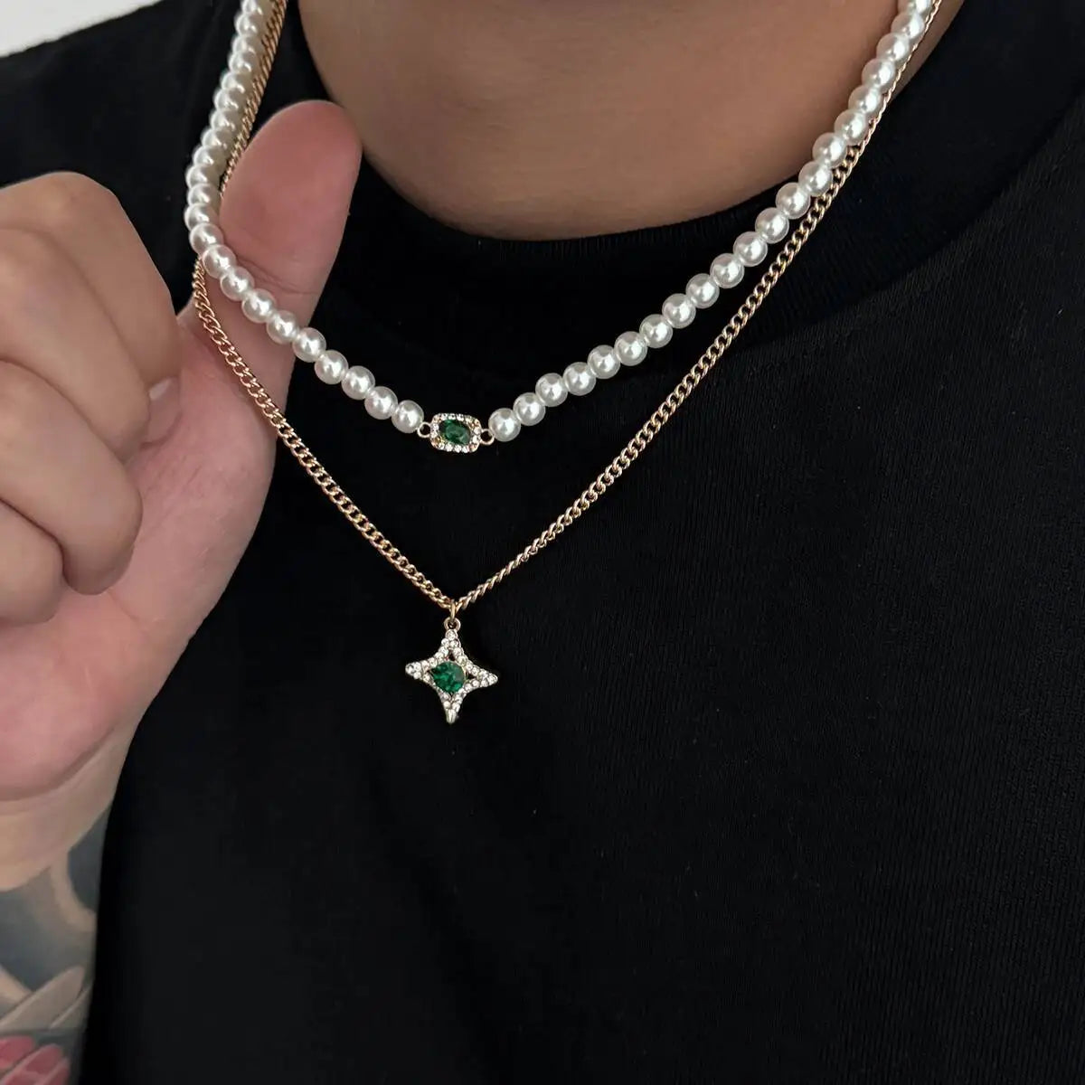 Fashion Luxury Four-Pointed Star Rhinestone Pendant Necklace for Men Boho Exquisite Imitation Pearl Chain Necklace Jewelry