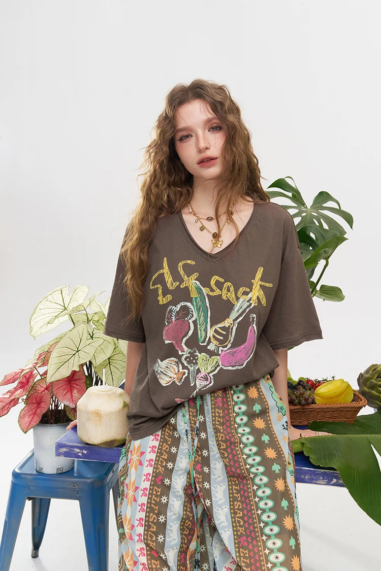 Women's V Neck Short Sleeve Tee with Hand Drawn Vegetable Print, Irregular Hem Loose T-shirt for Daily, Casual Soft Knit