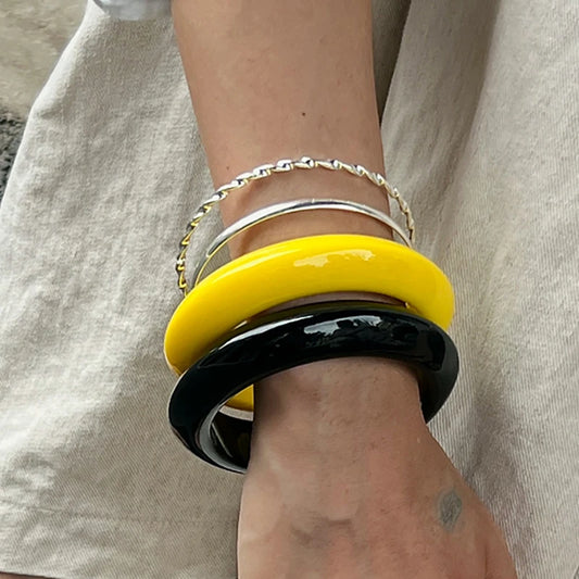 2 Styles Y2K Boho Glossy Resin Plastic Thick Wide Bracelets for Women Trend Vintage Arm Bangle Suitable for Party Daily