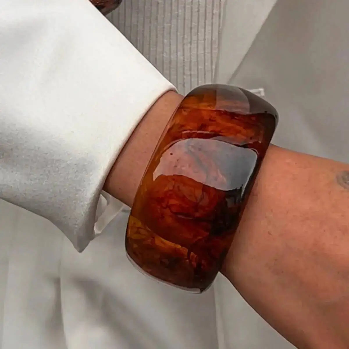 Vintage Stackable Chunky Acrylic Resin Wide Metal Bangle Bracelet Exaggerated Unique Daily Charm Bangle Jewelry Accessory