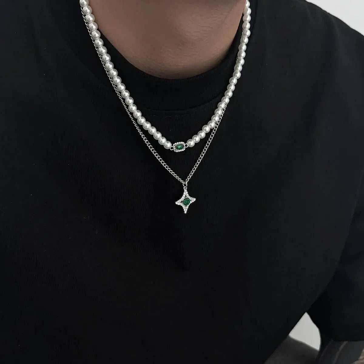 Fashion Luxury Four-Pointed Star Rhinestone Pendant Necklace for Men Boho Exquisite Imitation Pearl Chain Necklace Jewelry