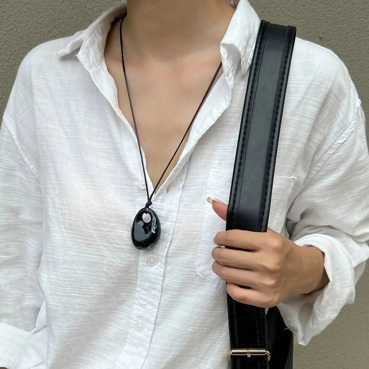 Korean Simple Irregular Red Resin Pendant Necklace for Women Fashion Exquisite Sweater Chain Daily Wear Jewelry Gifts