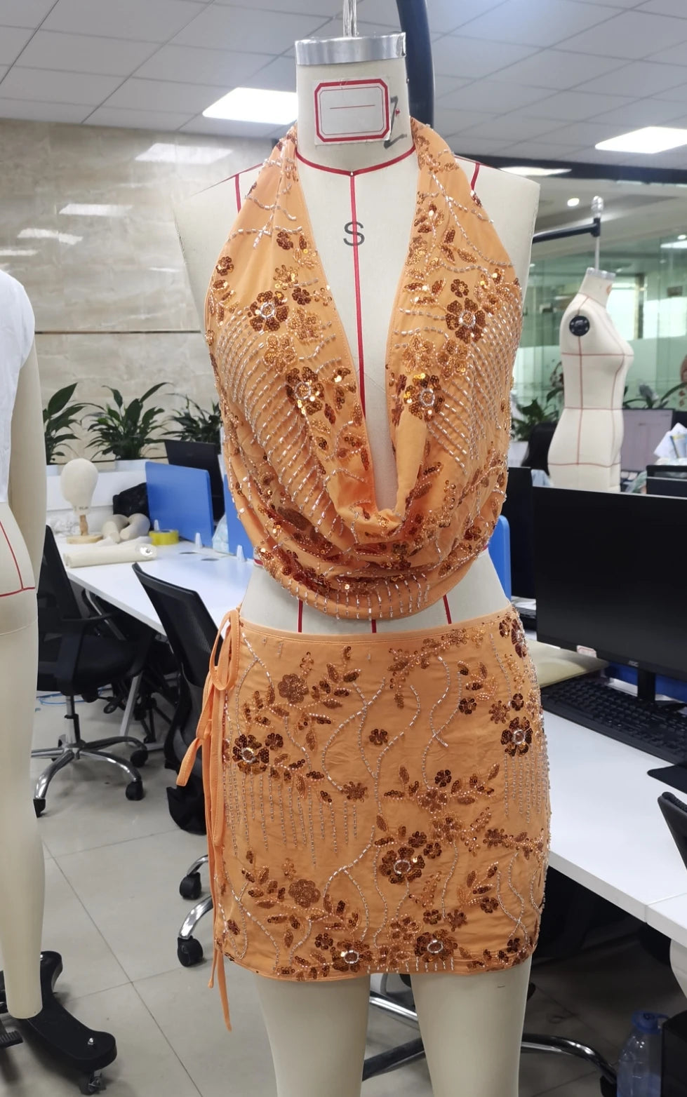 Women Two Piece Skirt Set Sequined Beaded Flower Halterneck Backless Vest with Tie-up Mini Skirt Summer Party Outfit