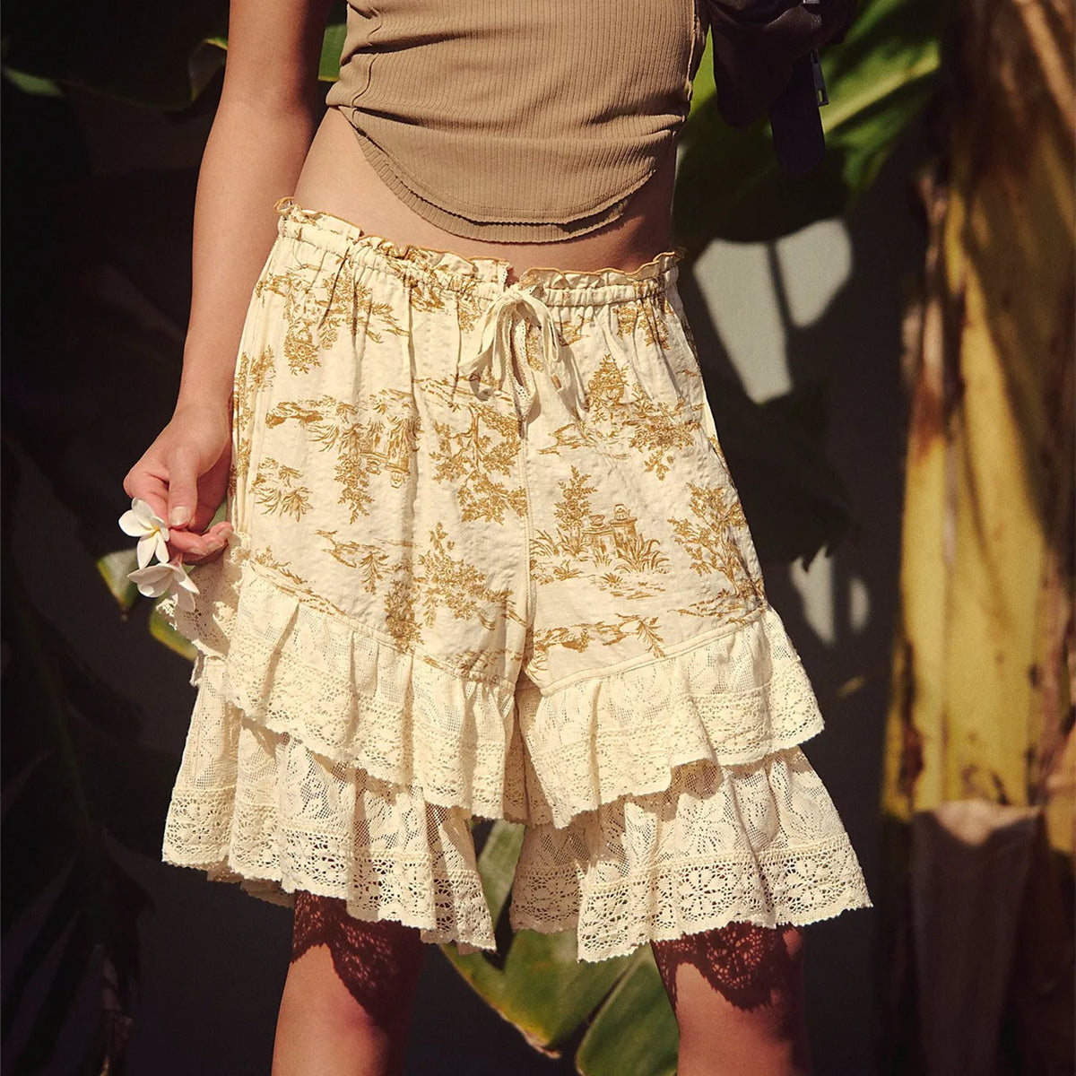 Women Boho Vintage Printed Lace Ruffle Shorts Elastic Drawstring Waist Flowy Casual Shorts Summer Vacation Streetwear
