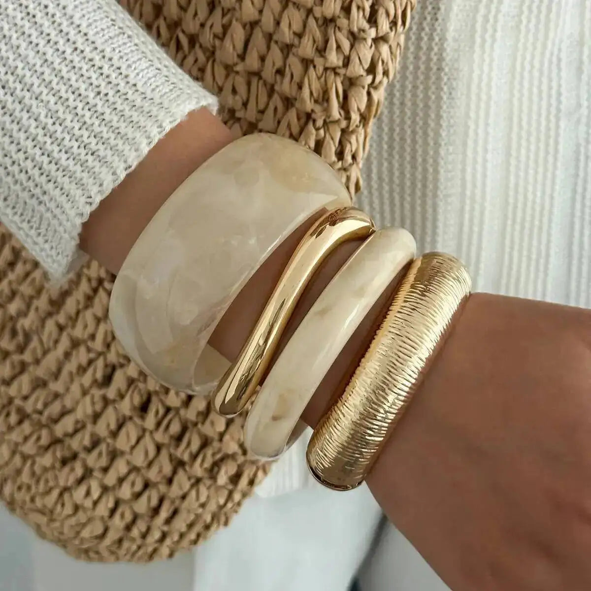 Creative Boho Off White Resin Acrylic Bracelet for Women Fashion Stackable Geometric Bangle Steampunk Jewelry Daily Gift