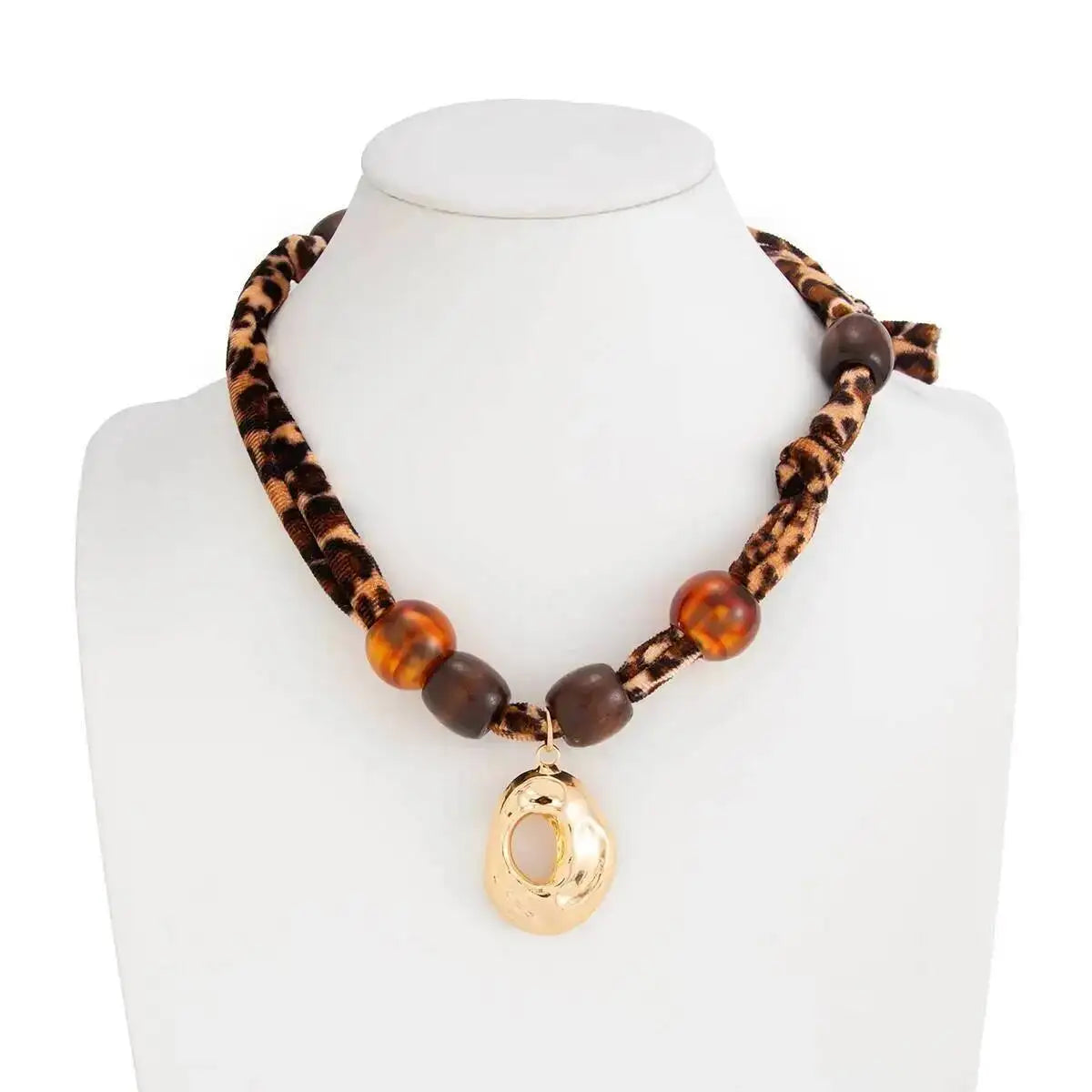 Simple Geometric Hollow out Metal Pendant Necklace Women Vintage Leopard Print Clavicle Sweater Chain Charm Jewelry Gifts