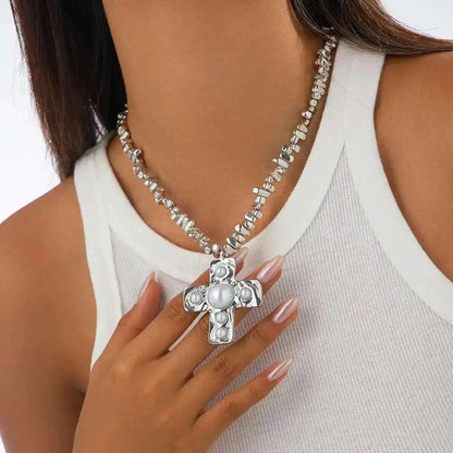 Retro Stylish Inlaid Imitation Pearl Cross Pendant Necklace Woman 2025 Hip Hop Unique Clavicle Chain Punk Party Jewelry