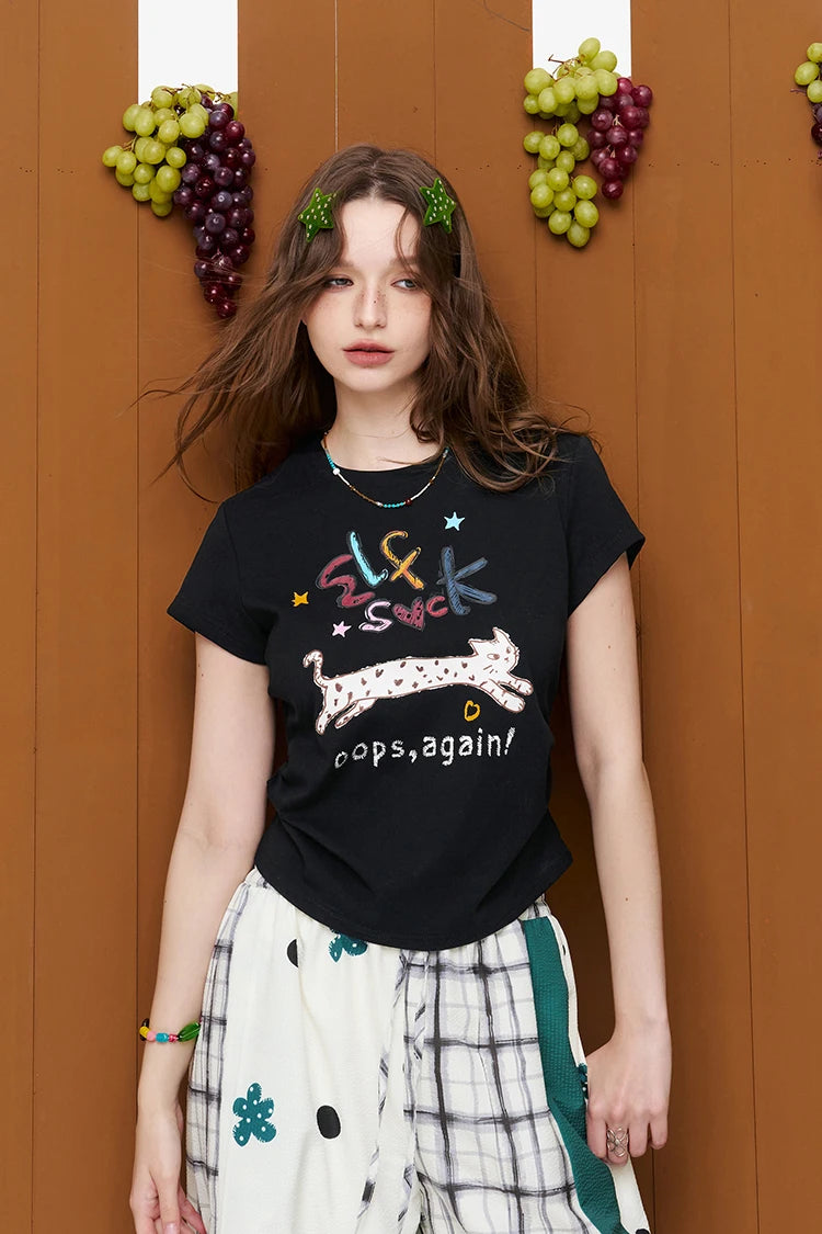 Women's Cute Graphic Tee with Cat Print, Slim Fit Short Sleeve Crew Neck T-Shirt, Casual Retro Top for Streetwear