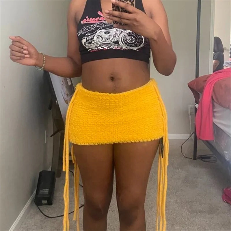 Women Textured Knit Mini Skirt Summer Fashion Solid Color Low Rise Short Skirts with Long Fringe Side Ties and Raw Edges