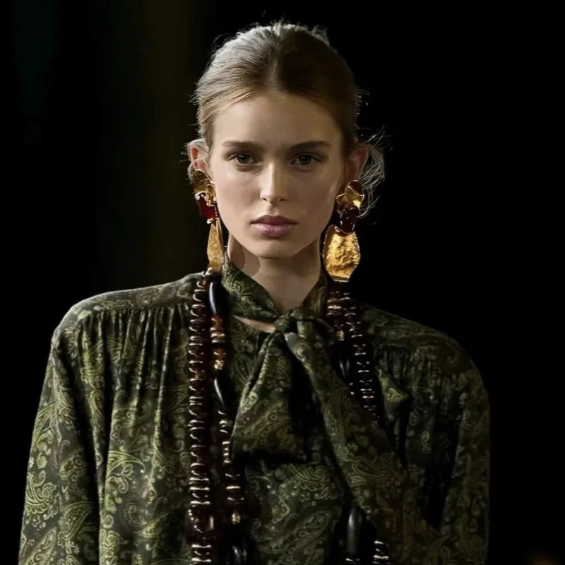 Exaggerated Metal Golden Leaf Dangle Earrings for Women Jewelry Gorgeous Fashion Show Collection Earrings Accessories