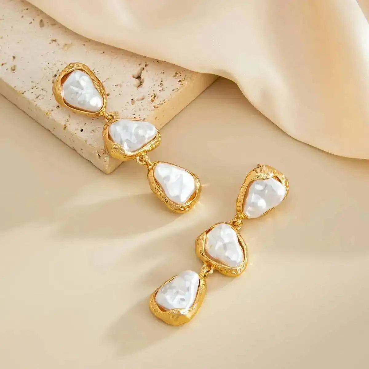 Elegant Imitation Pearl Water Drop Long Tassel Earrings for Women Trend Retro Pierced Dangle Earrings Wedding Jewelry