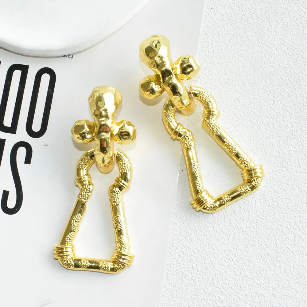 Vintage Exaggerated Heavy Metal Keyhole Dangle Earrings For Women Jewelry New Fashion Show Lady Ears' Clothing Accessories