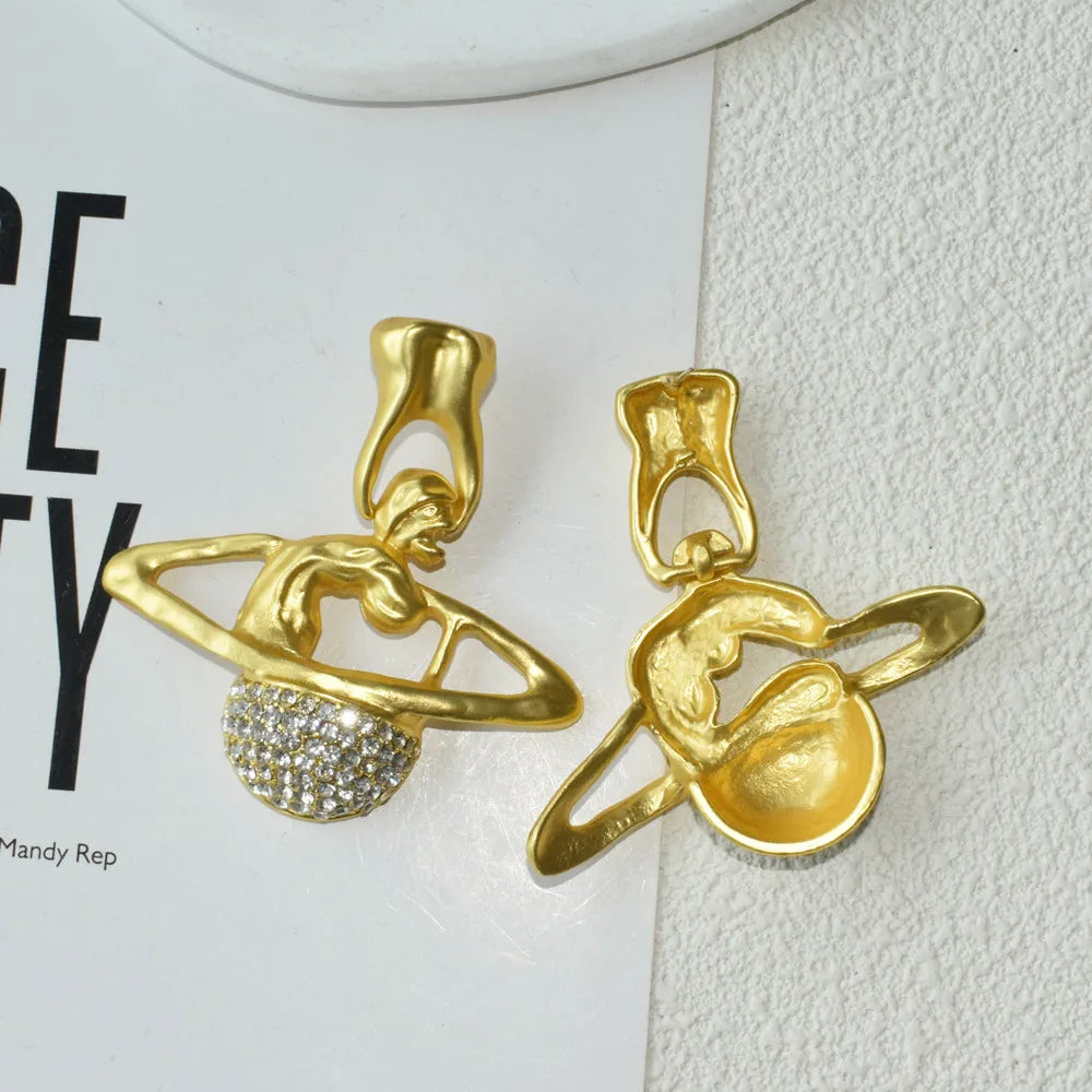 Sparkling Alloy Plated Saturn Planet Dangle Earrings for Women Jewelry Fashion Show Ladys' Statement Earrings Accessory